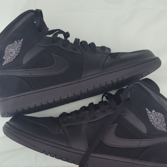 Nike Air Jordan Black High-Top Sneakers Leather And Suede Like New. - Picture 6 of 7